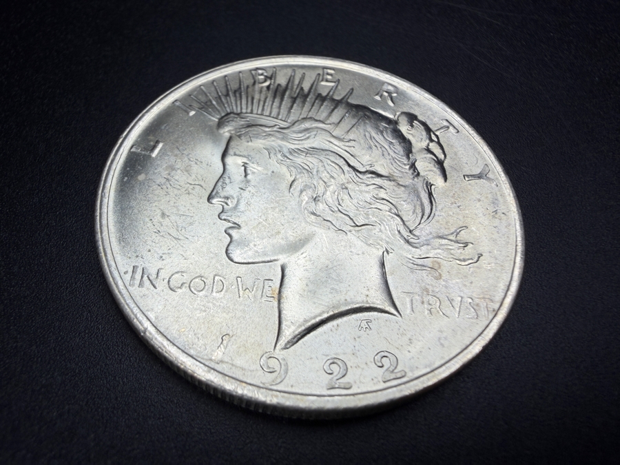 1922 Brilliant Uncirculated Peace Silver Dollar [Photo 2]