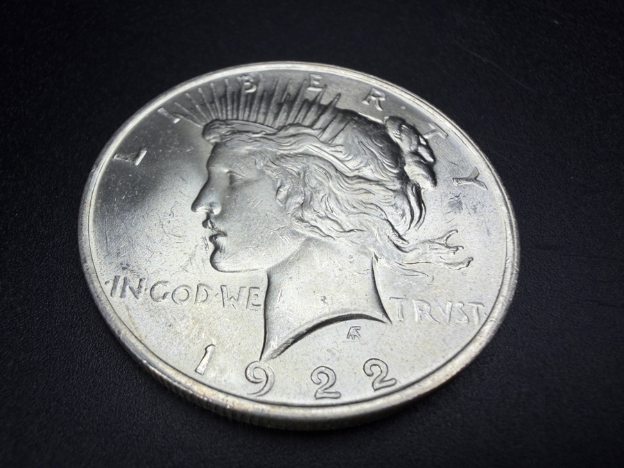 1922 Brilliant Uncirculated Peace Silver Dollar [Photo 2]