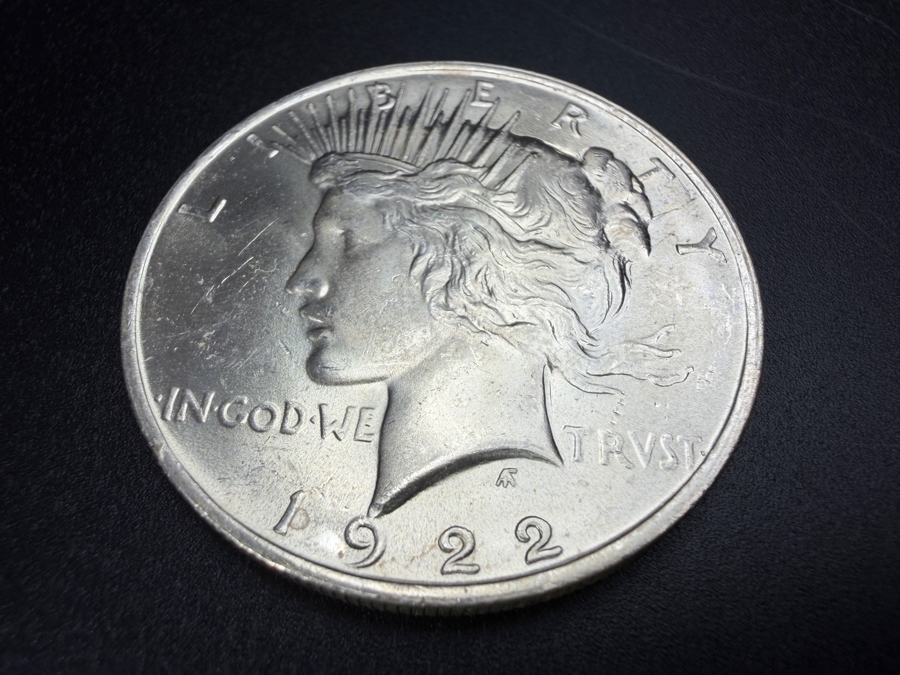 1922 Brilliant Uncirculated Peace Silver Dollar [Photo 2]
