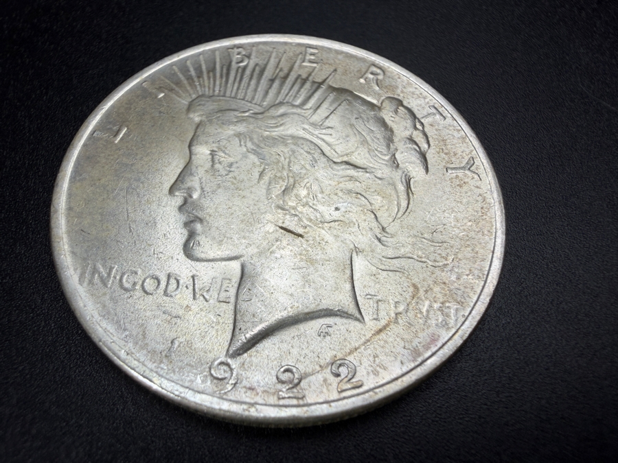 1922 Brilliant Uncirculated Peace Silver Dollar [Photo 2]