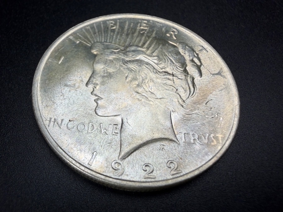 1922 Brilliant Uncirculated Peace Silver Dollar [Photo 2]
