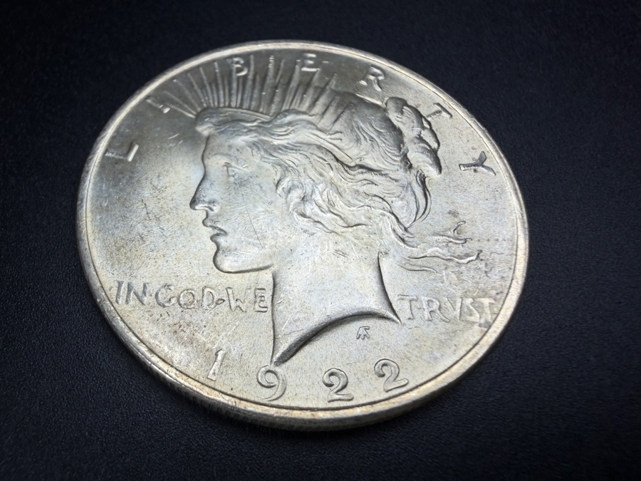 1922 Brilliant Uncirculated Peace Silver Dollar [Photo 2]