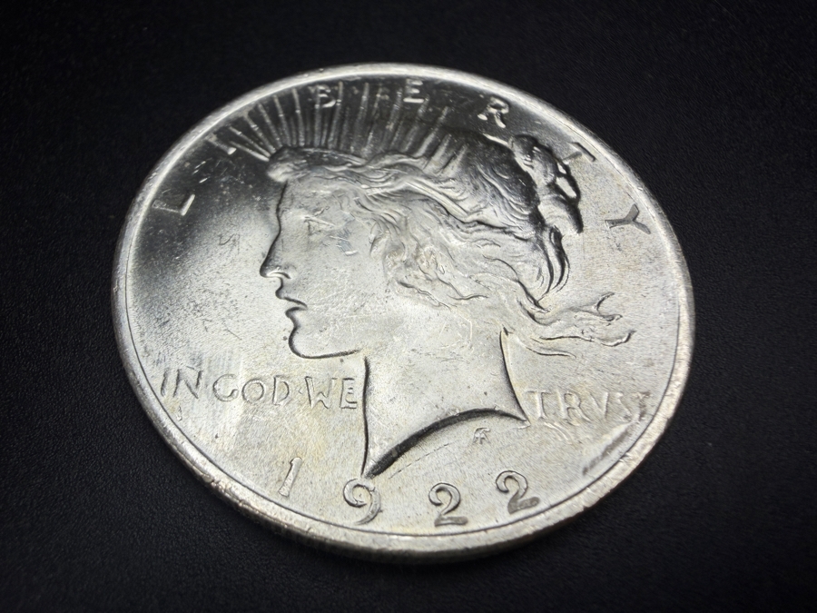 1922 Brilliant Uncirculated Peace Silver Dollar [Photo 2]