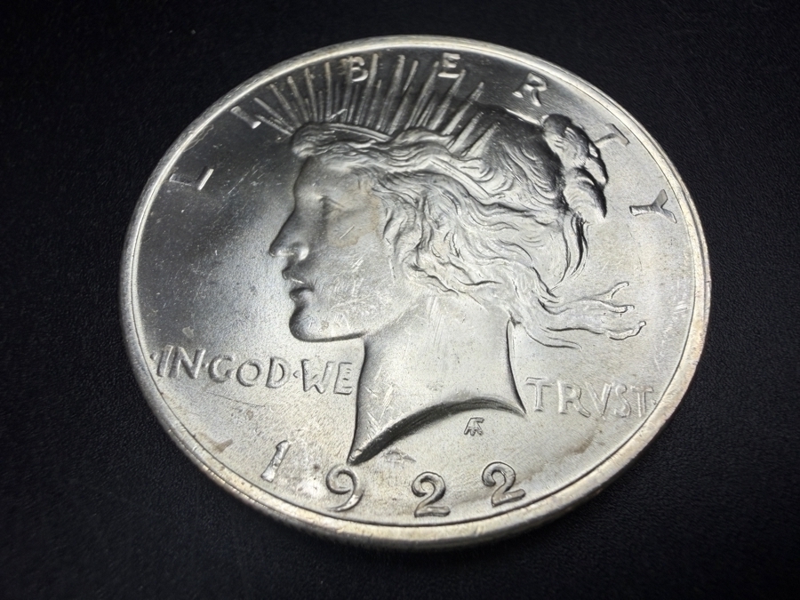 1922 Brilliant Uncirculated Peace Silver Dollar [Photo 2]