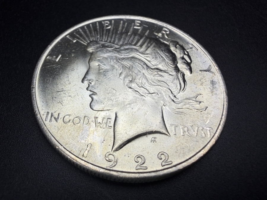 1922 Brilliant Uncirculated Peace Silver Dollar [Photo 2]