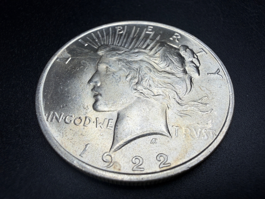 1922 Brilliant Uncirculated Peace Silver Dollar [Photo 2]