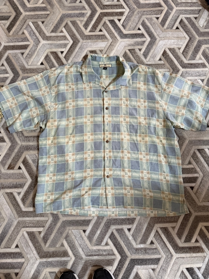 Pair of Tommy Bahama 100% Silk Shirts XXL [Photo 5]