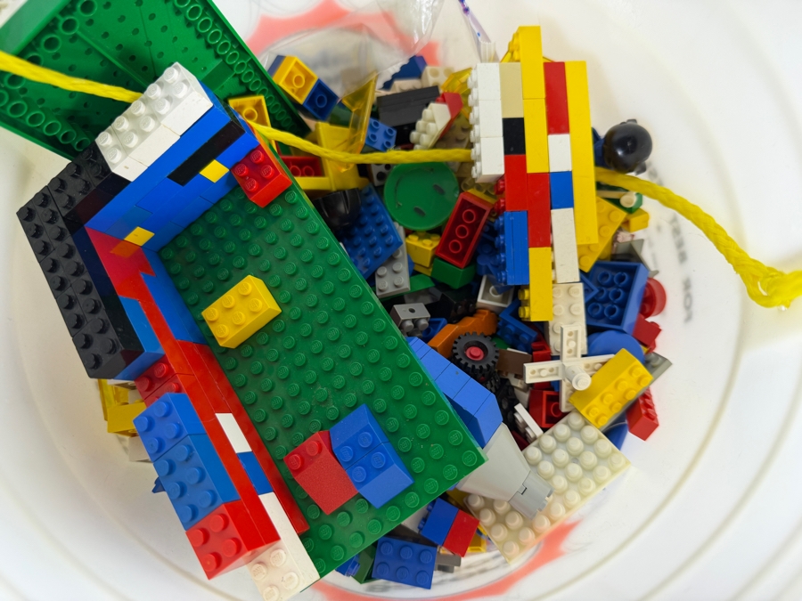Bucket of Vintage Legos [Photo 5]
