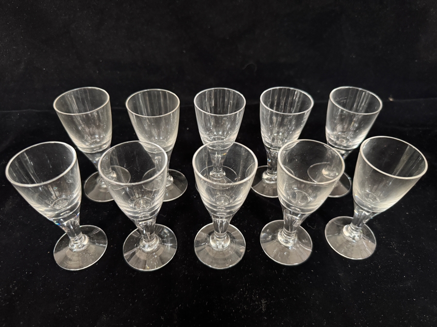 Set of 10 Vintage Panel Cut Glass Cordial Aperitif Glasses 4'H [Photo 4]