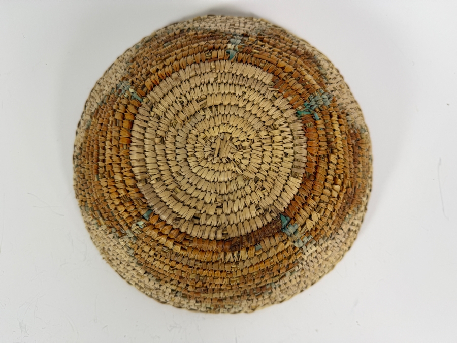 Vintage Hand-woven Coiled Basket Bowl With Star Design 10'W X 3'H [Photo 4]
