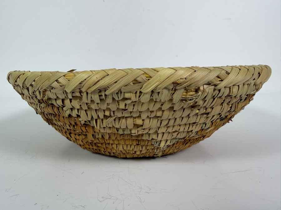 Vintage Hand-woven Coiled Basket Bowl With Star Design 10'W X 3'H [Photo 3]