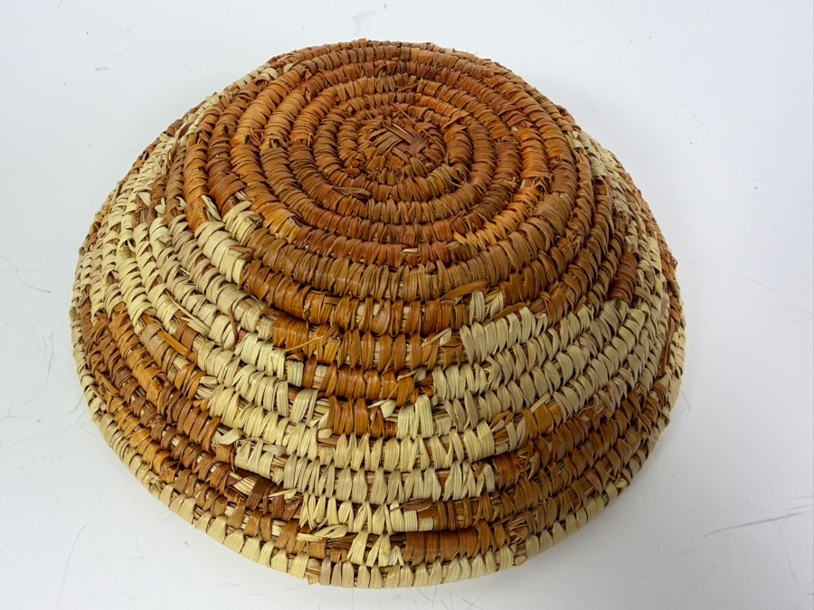 Vintage Hand-woven Coiled Basket Bowl 7'W X 2'H [Photo 4]