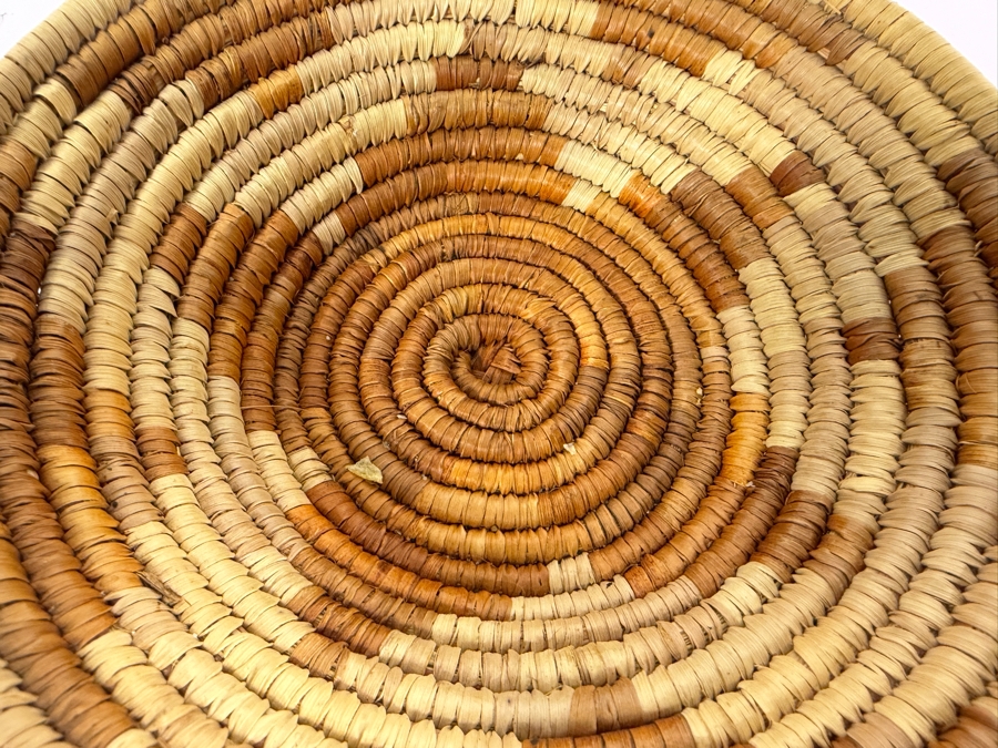 Vintage Hand-woven Coiled Basket Bowl 7'W X 2'H [Photo 3]