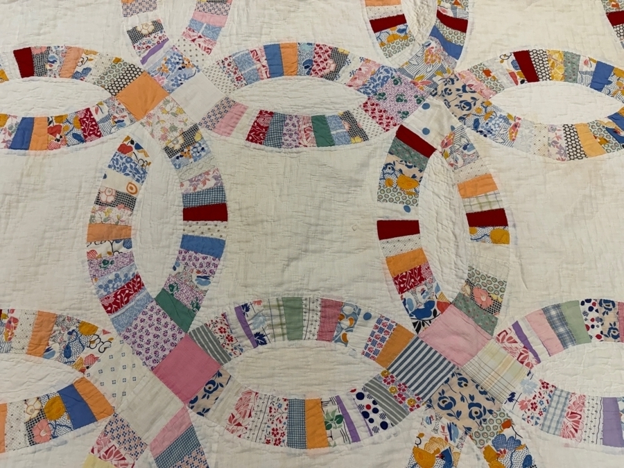 Vintage Handmade Double Wedding Ring Quilt 64.5 X 80 [Photo 2]