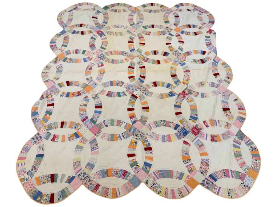 Vintage Handmade Double Wedding Ring Quilt 64.5 X 80