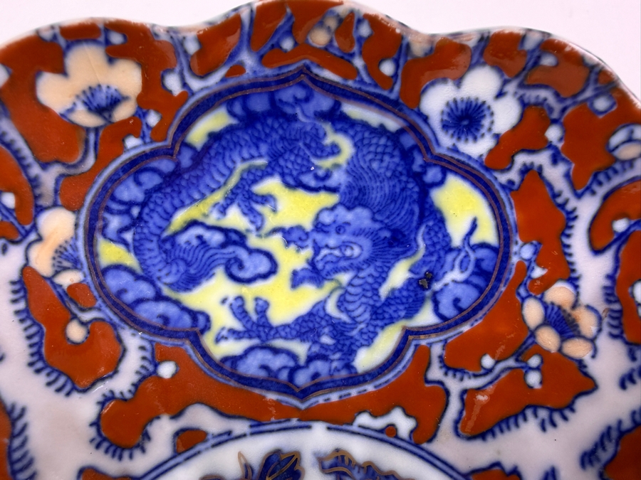 Stunning Vintage Japanese Imari Porcelain Fluted Plate Featuring a Dragon Motif Signed With Wooden Stand 8.5'W [Photo 3]