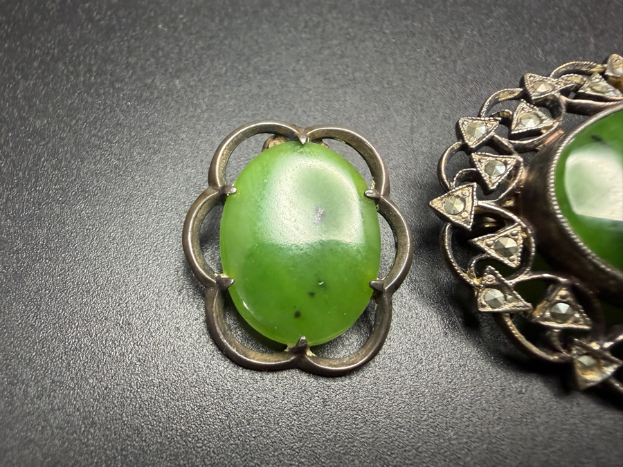 Vintage Sterling Silver Oval Nephrite Jade And Marcasite Brooch With Matching Clip On Earrings Set 18.5g [Photo 3]