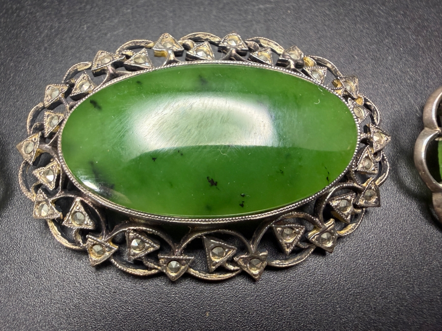 Vintage Sterling Silver Oval Nephrite Jade And Marcasite Brooch With Matching Clip On Earrings Set 18.5g [Photo 2]
