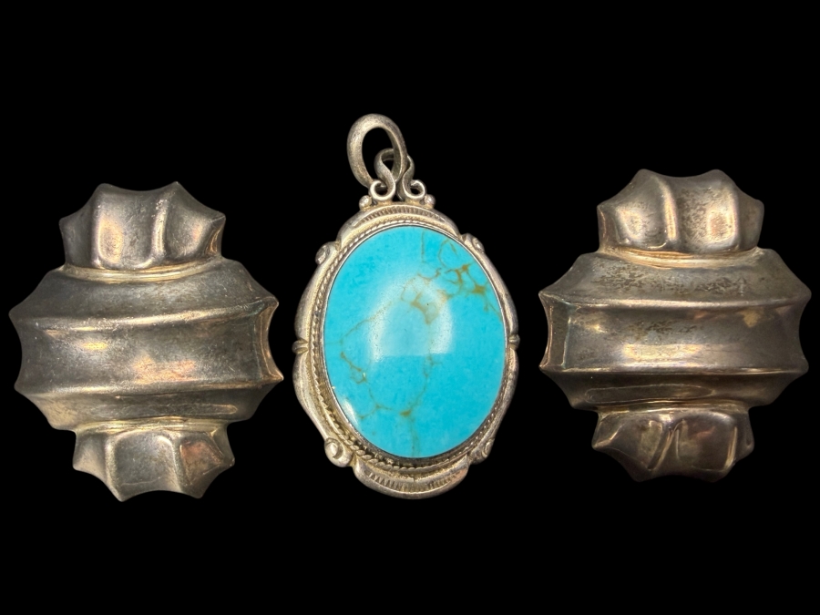 Vintage Sterling Silver Oval Turquoise Pendant with Mid Century Mexican Ribbed Wing Clip On Earrings Set 41.8g