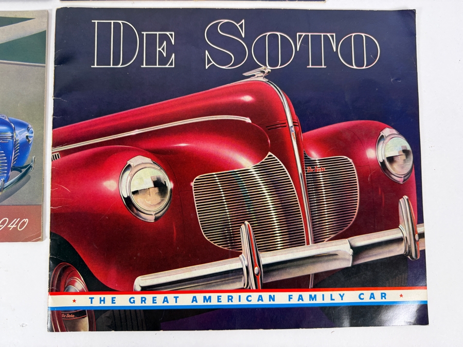 Collection Of Four Original Vintage 1940 Automotive Sales Brochures For Chevrolet Packard Plymouth And De Soto [Photo 4]