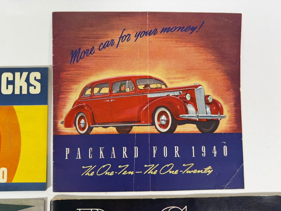 Collection Of Four Original Vintage 1940 Automotive Sales Brochures For Chevrolet Packard Plymouth And De Soto [Photo 3]