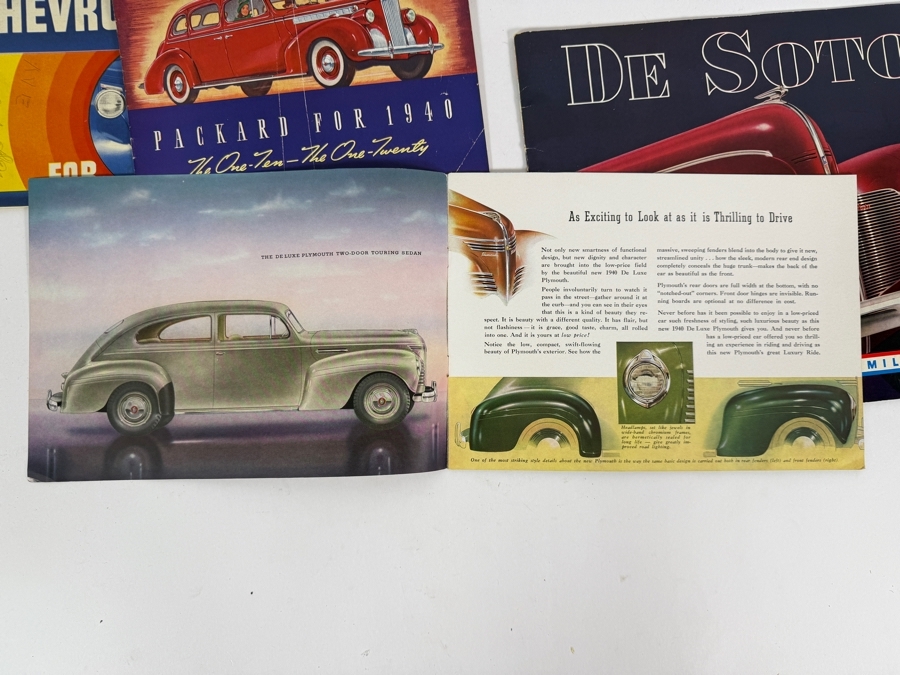 Collection Of Four Original Vintage 1940 Automotive Sales Brochures For Chevrolet Packard Plymouth And De Soto [Photo 19]