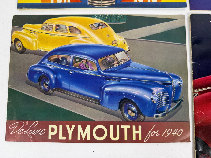 Collection Of Four Original Vintage 1940 Automotive Sales Brochures For Chevrolet Packard Plymouth And De Soto [Photo 5]