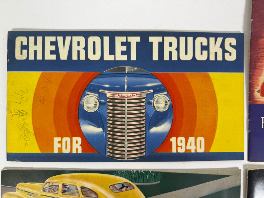 Collection Of Four Original Vintage 1940 Automotive Sales Brochures For Chevrolet Packard Plymouth And De Soto [Photo 2]