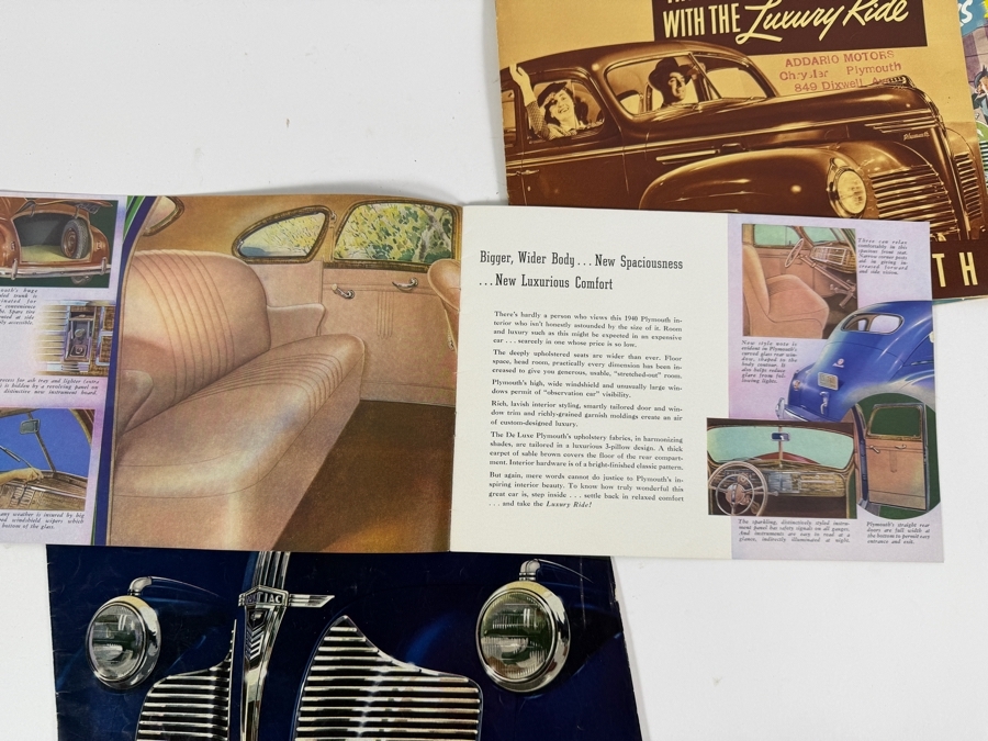 Collection Of Four Original Vintage 1939 To 1940 Automotive Sales Brochures For Plymouth Dodge And Pontiac [Photo 7]