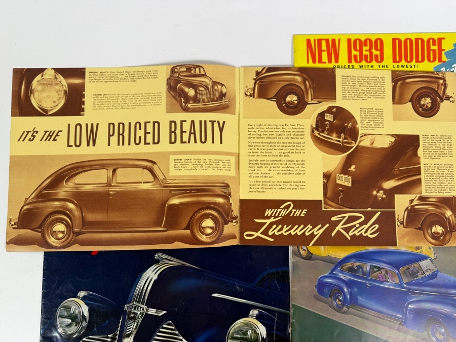 Collection Of Four Original Vintage 1939 To 1940 Automotive Sales Brochures For Plymouth Dodge And Pontiac [Photo 5]
