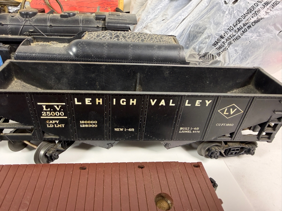 Vintage Lionel Postwar O-27 Gauge Steam Freight Train Set Featuring No. 1060 Scout Locomotive and Components [Photo 6]