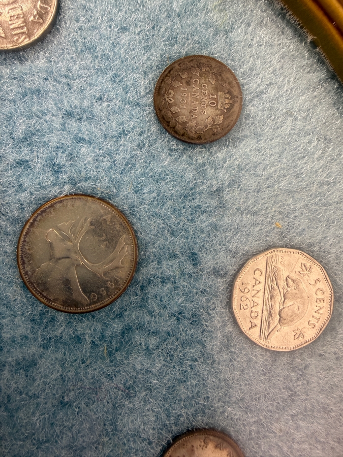 Framed Mixed Collection Of Vintage Canadian Circulating Coins Featuring 1960s Elizabeth II Silver Nickels And Dimes [Photo 8]