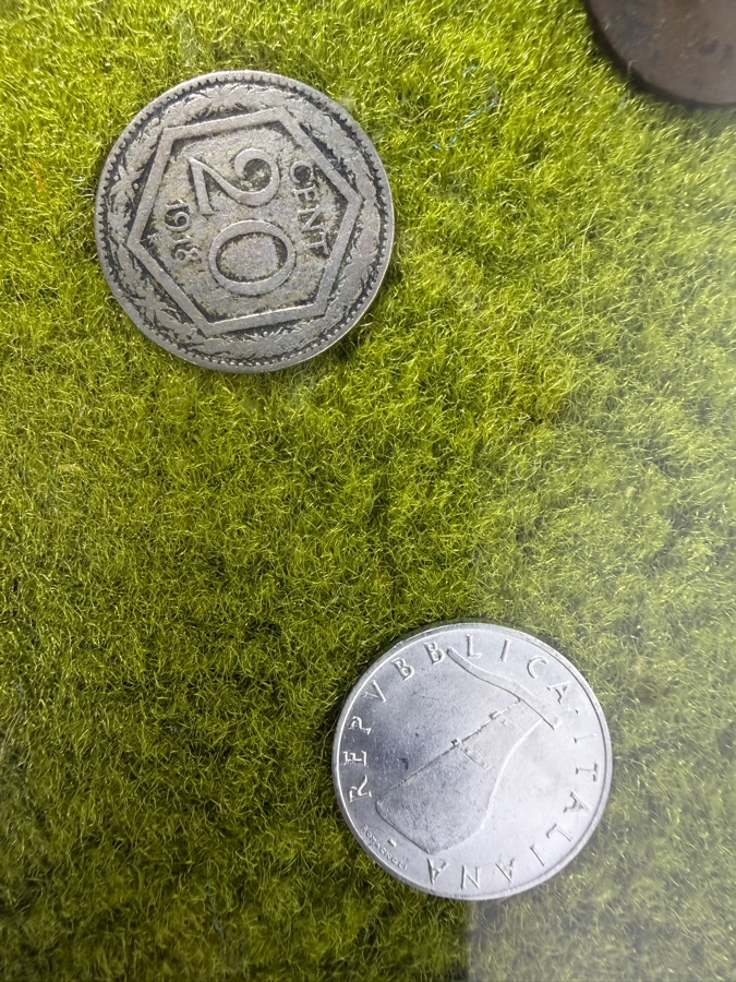 Framed Mixed Collection Of Vintage Pre-Euro Italian Lire Coins Featuring 1950s Aluminum 10 Lire [Photo 2]