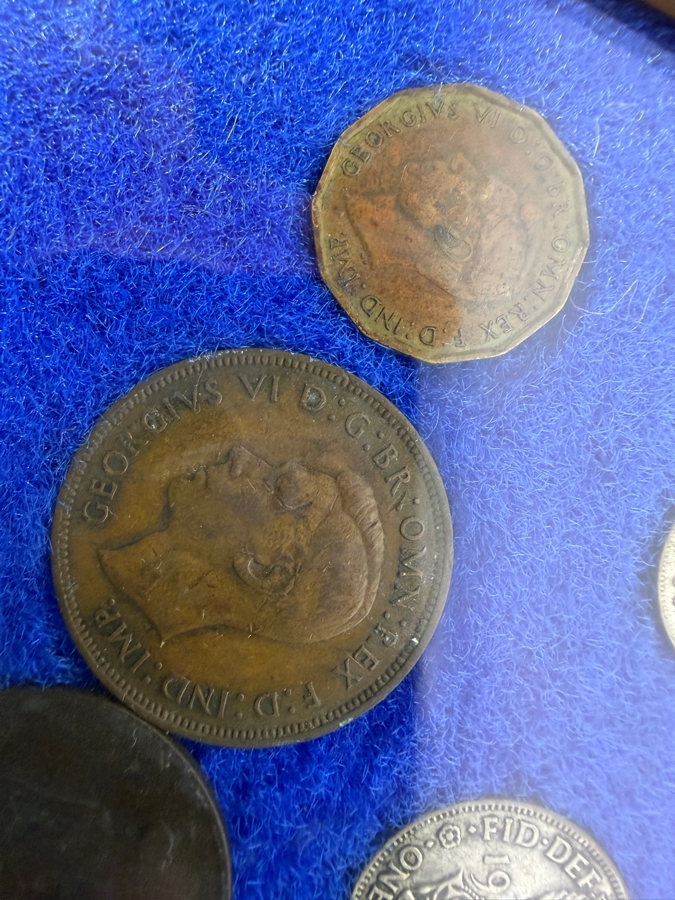 Framed Vintage Collection Of British United Kingdom Coins Featuring Shillings [Photo 5]