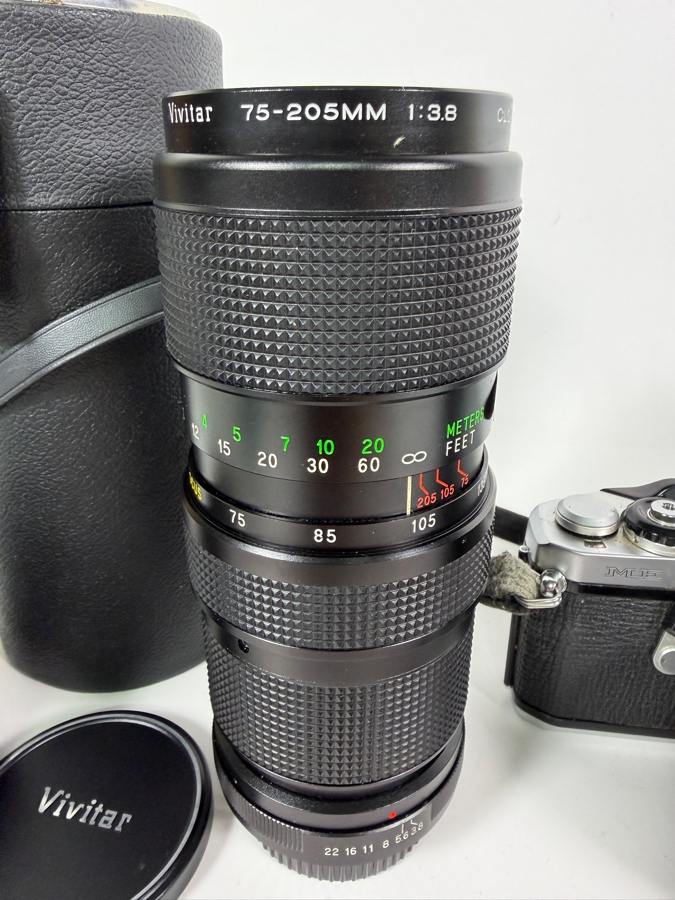 Vintage Pentax ME 35mm SLR Camera Kit With Pair of Vivitar Lenses [Photo 6]