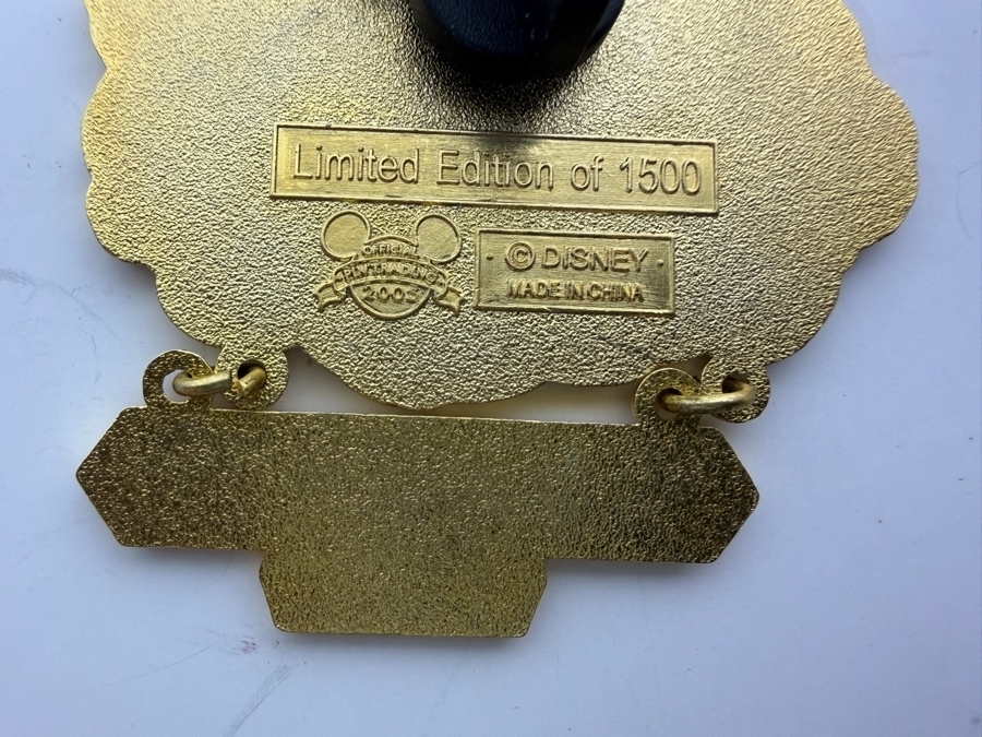 Disneyland Resort Chinese New Year 2005 Year of the Rooster Limited Edition of 1,500 Trading Pin [Photo 2]