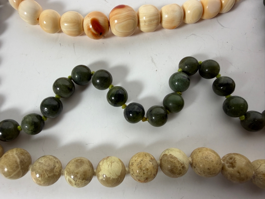 Collection Of Vintage Necklaces of Various Stones and Materials [Photo 4]