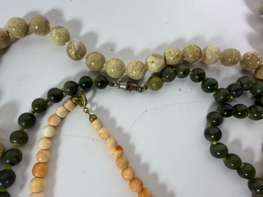 Collection Of Vintage Necklaces of Various Stones and Materials [Photo 7]