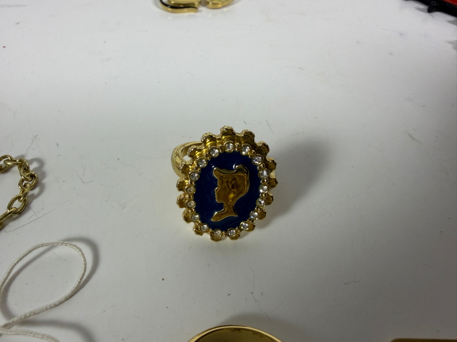 Ten-Piece Disney Jewelry Lot [Photo 6]