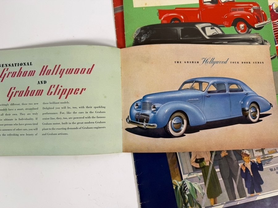 Lot Of Four Vintage 1939 To 1940 American Automotive Sales Brochures Including Plymouth Commercial Cars Dodge Trucks Graham And Packard One-Ten And One-Twenty [Photo 15]