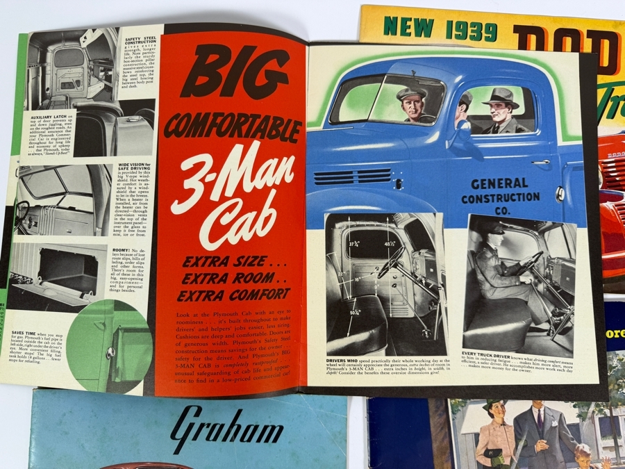 Lot Of Four Vintage 1939 To 1940 American Automotive Sales Brochures Including Plymouth Commercial Cars Dodge Trucks Graham And Packard One-Ten And One-Twenty [Photo 10]
