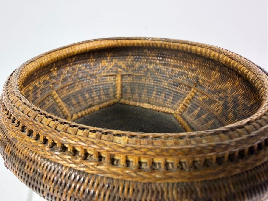 Just Added - Exquisite Hand-woven Small Basket Gifted to Patrick O'Brien by Queen Sirikit of Thailand in Connection with the 1982 Bicentennial Celebration Commemorating the 200th Anniversary of the Founding of Bangkok 4.5'W X 2'H (Comes with Provenance) [Photo 7]