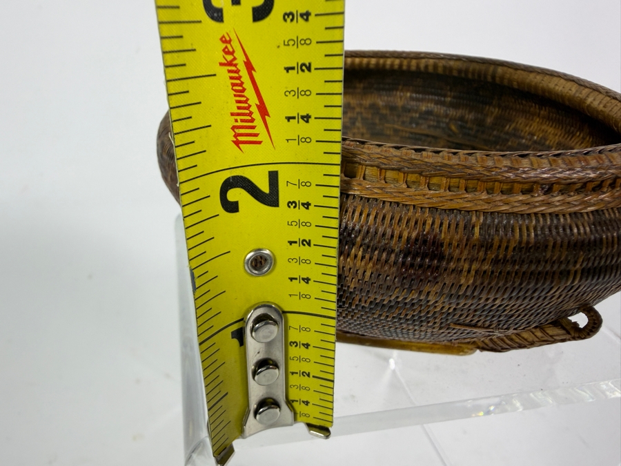 Just Added - Exquisite Hand-woven Small Basket Gifted to Patrick O'Brien by Queen Sirikit of Thailand in Connection with the 1982 Bicentennial Celebration Commemorating the 200th Anniversary of the Founding of Bangkok 4.5'W X 2'H (Comes with Provenance) [Photo 14]