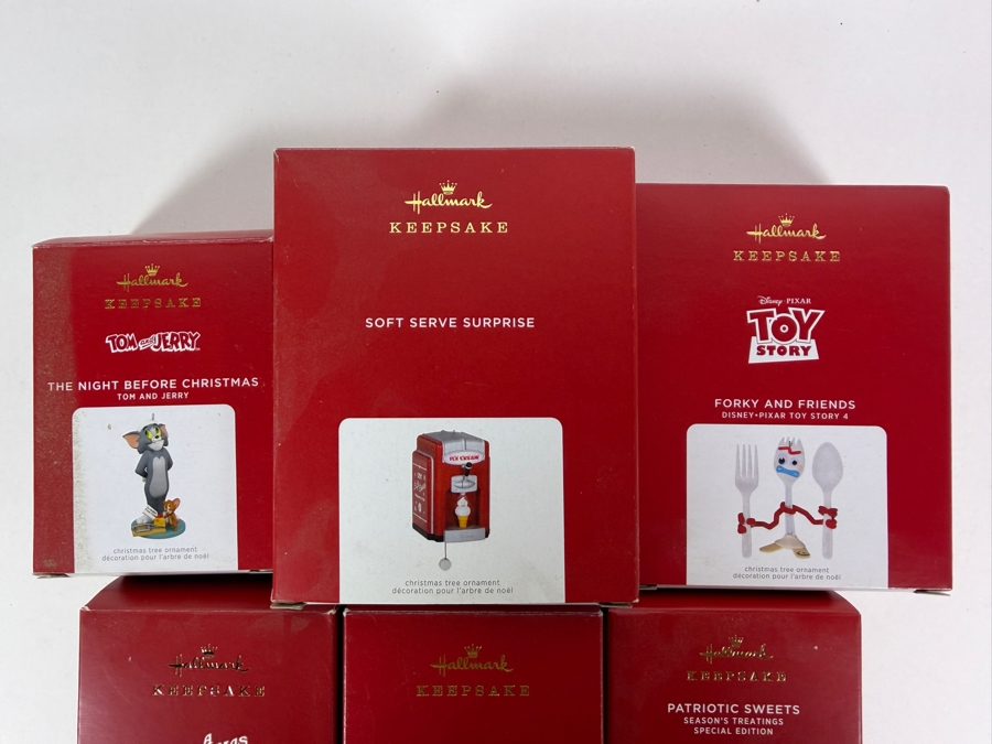 (6) New Hallmark Keepsake Christmas Ornaments [Photo 2]