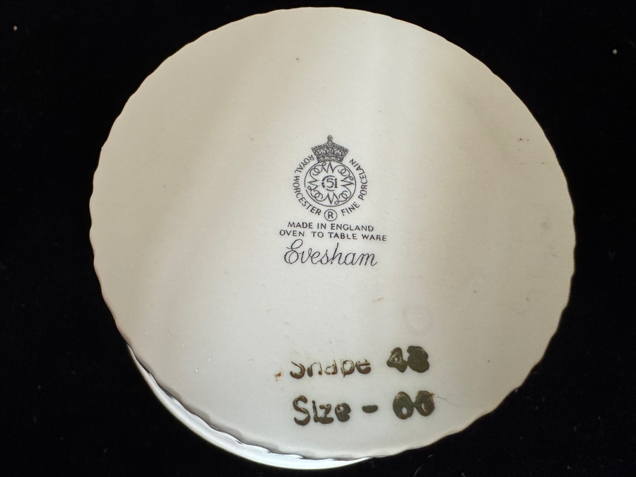 Royal Worcester Evesham Gold Flan Dish And Eight Ramekins Set 9'W And 3'W [Photo 4]