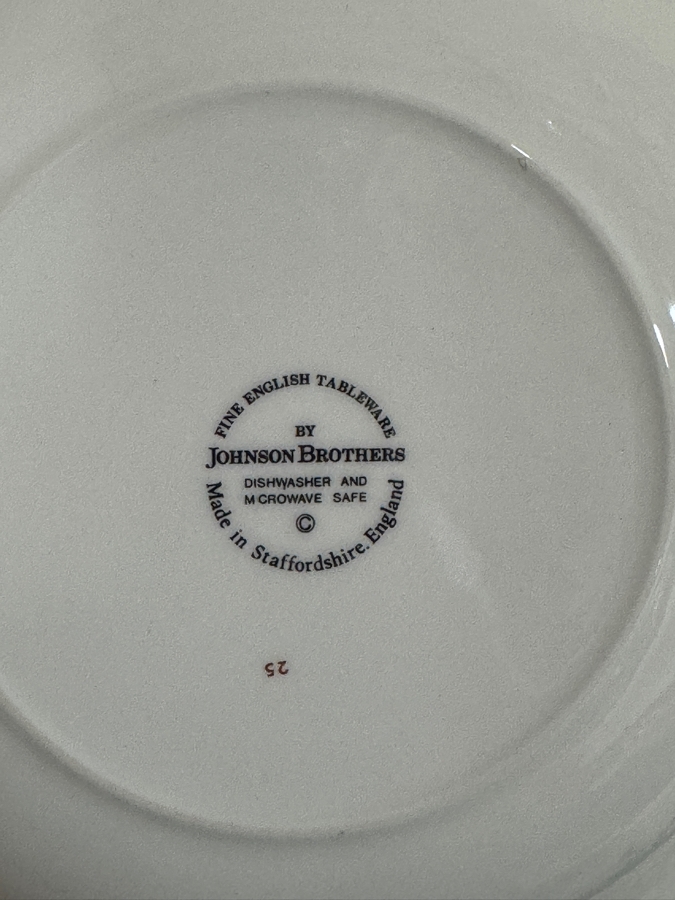 Vintage Johnson Brothers Summer Chintz Swirl Dinnerware Set [Photo 4]