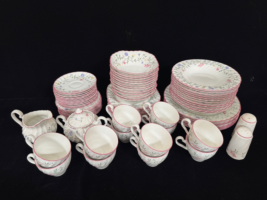 Vintage Johnson Brothers Summer Chintz Swirl Dinnerware Set [Photo 2]