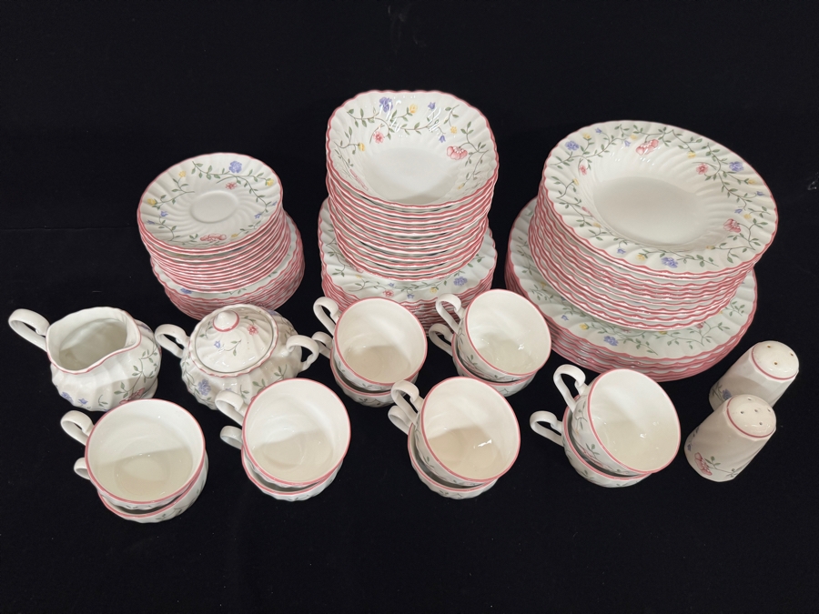 Vintage Johnson Brothers Summer Chintz Swirl Dinnerware Set [Photo 3]