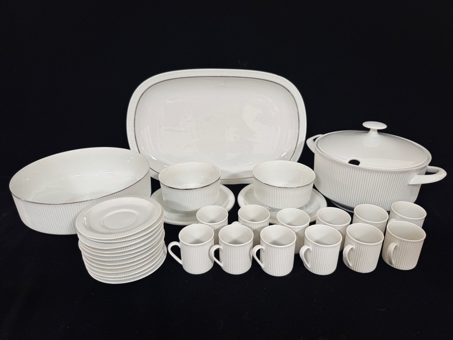 Vintage Arzberg Sparta Secunda Pattern Porcelain Dinnerware Set [Photo 2]