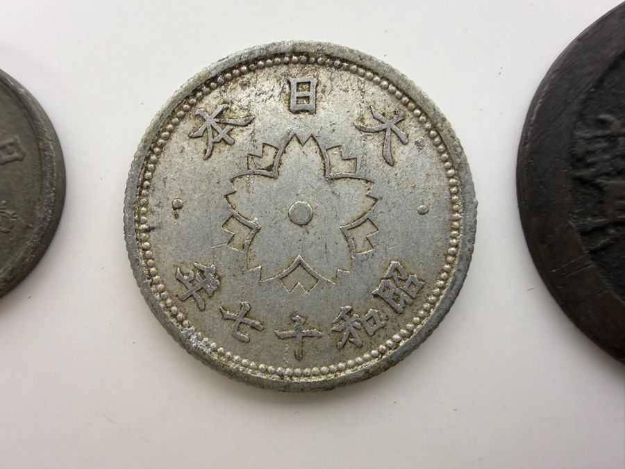 Vintage Japanese Currency and Coins [Photo 3]